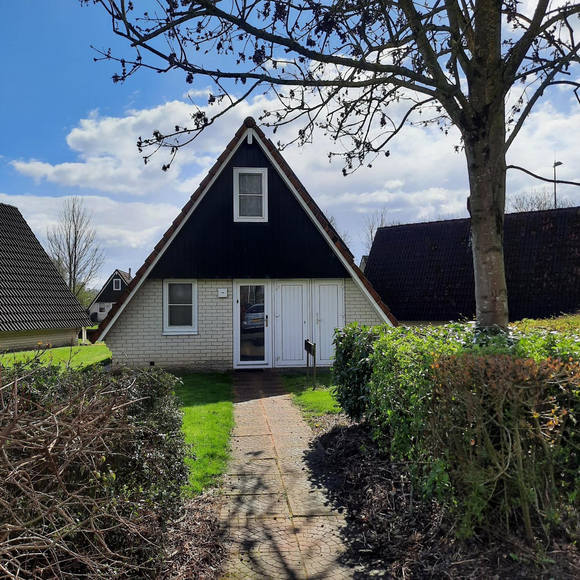 De Vecht, 124 - Centraal Gelegen Aan Vijver Gramsbergen Экстерьер фото